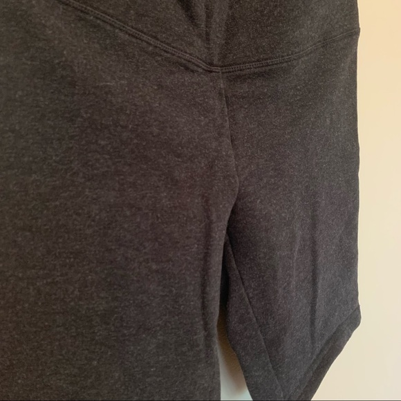 ARITZIA TNA Atmosphere Hi-Rise 7" Short, Heather black - Picture 4 of 7